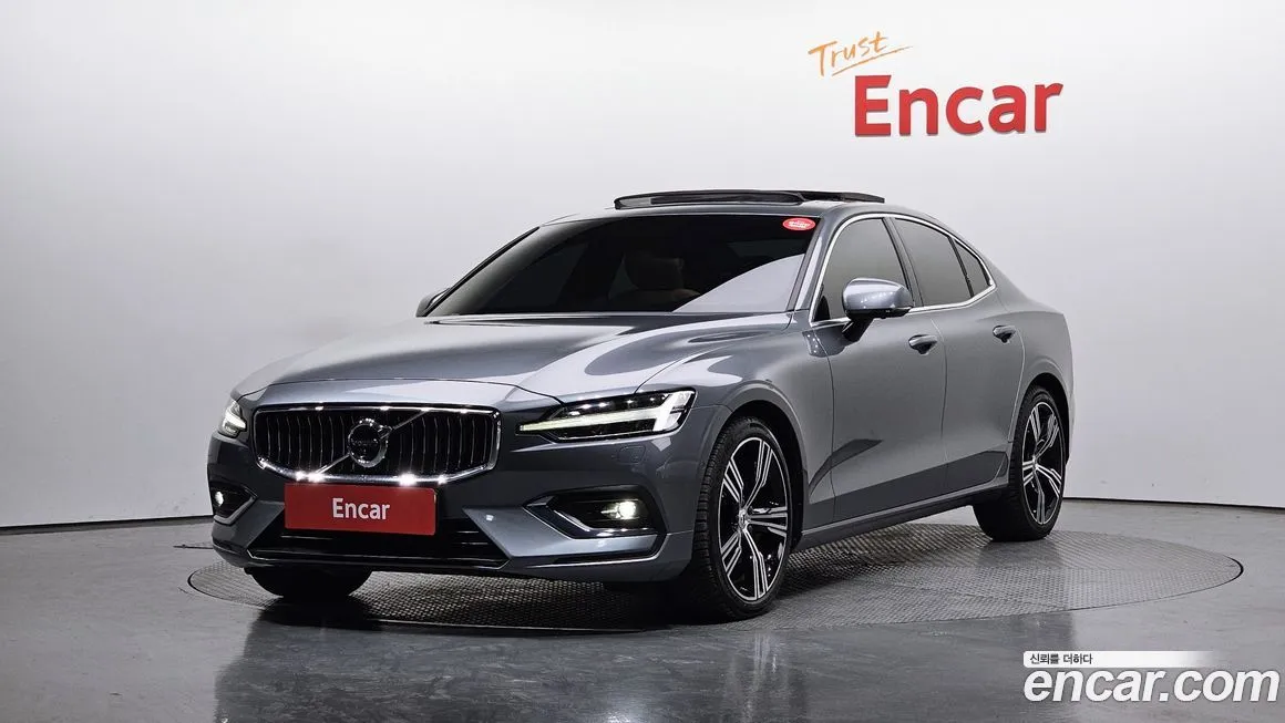 Volvo S60 — фото 1