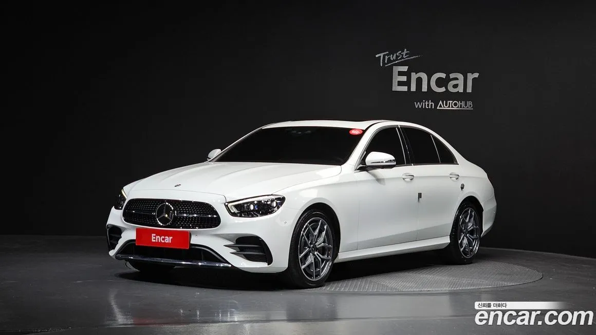 Mercedes-Benz E-Class — фото 1