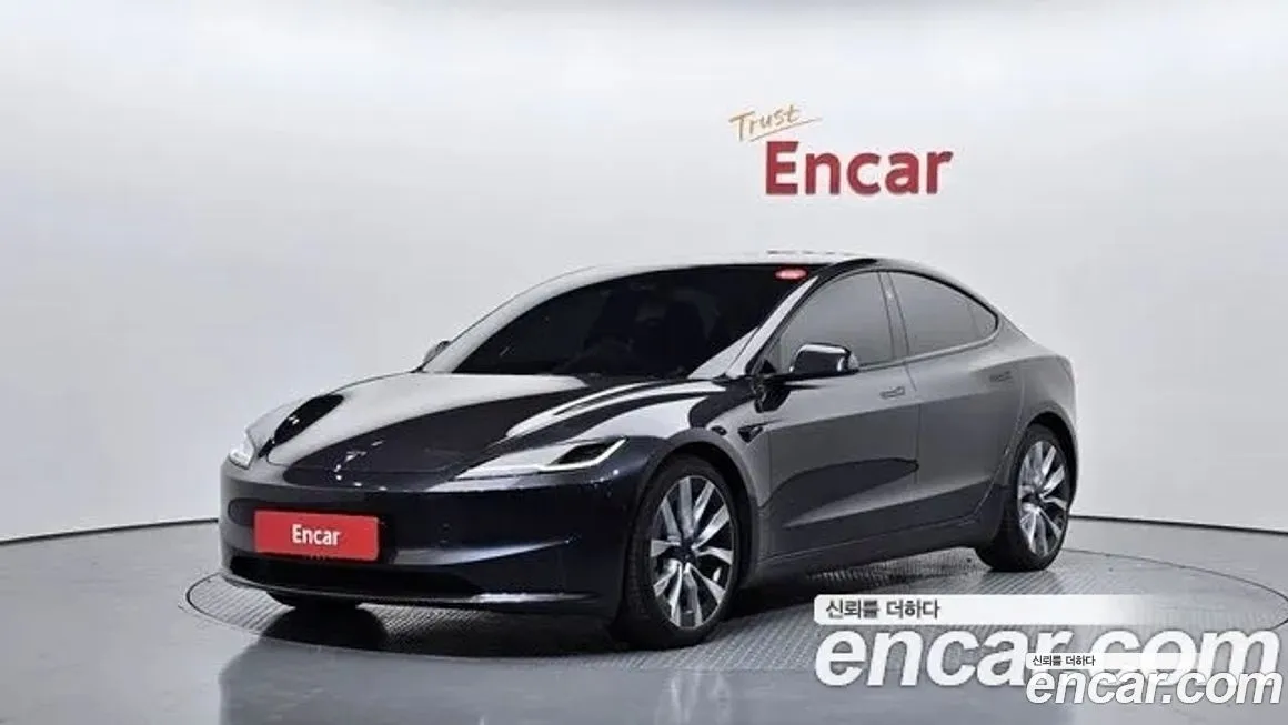 Tesla Model 3 — фото 1