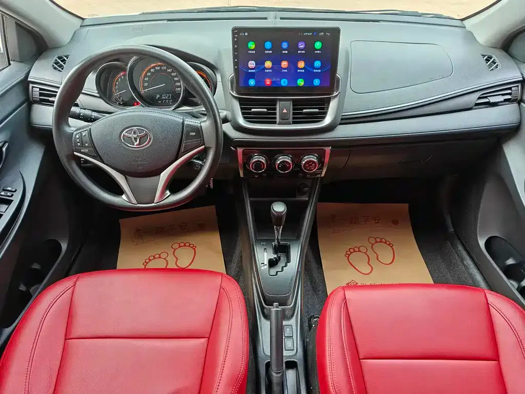 Toyota Yaris L — фото 9