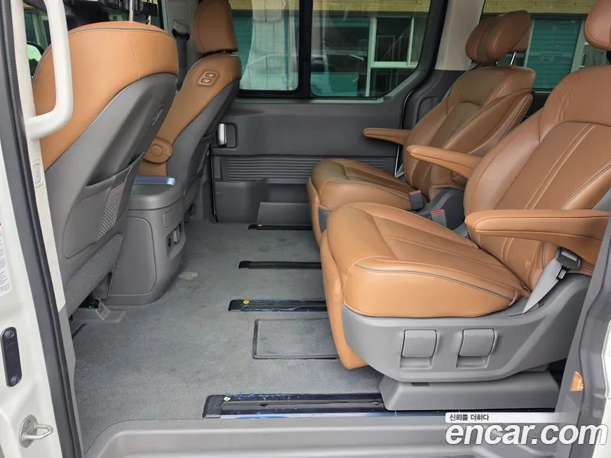 Hyundai Staria — фото 3