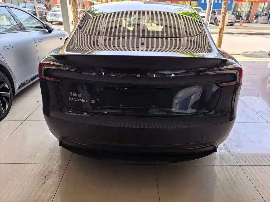 Tesla Model 3 — фото 3