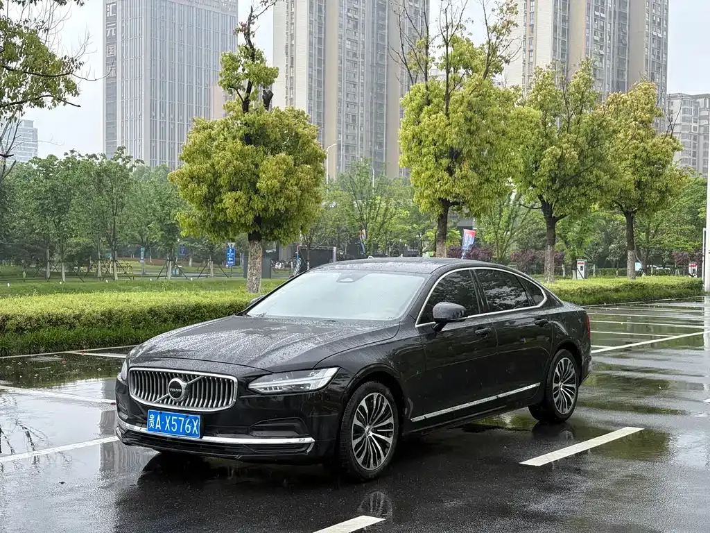 Volvo S90 — фото 1