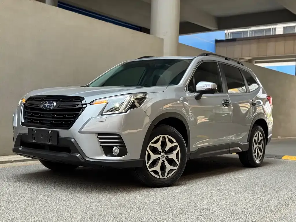 Subaru Forester — фото 1