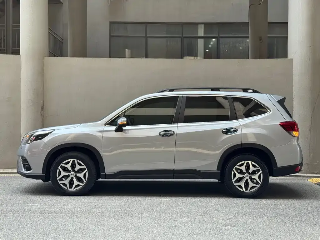 Subaru Forester — фото 3
