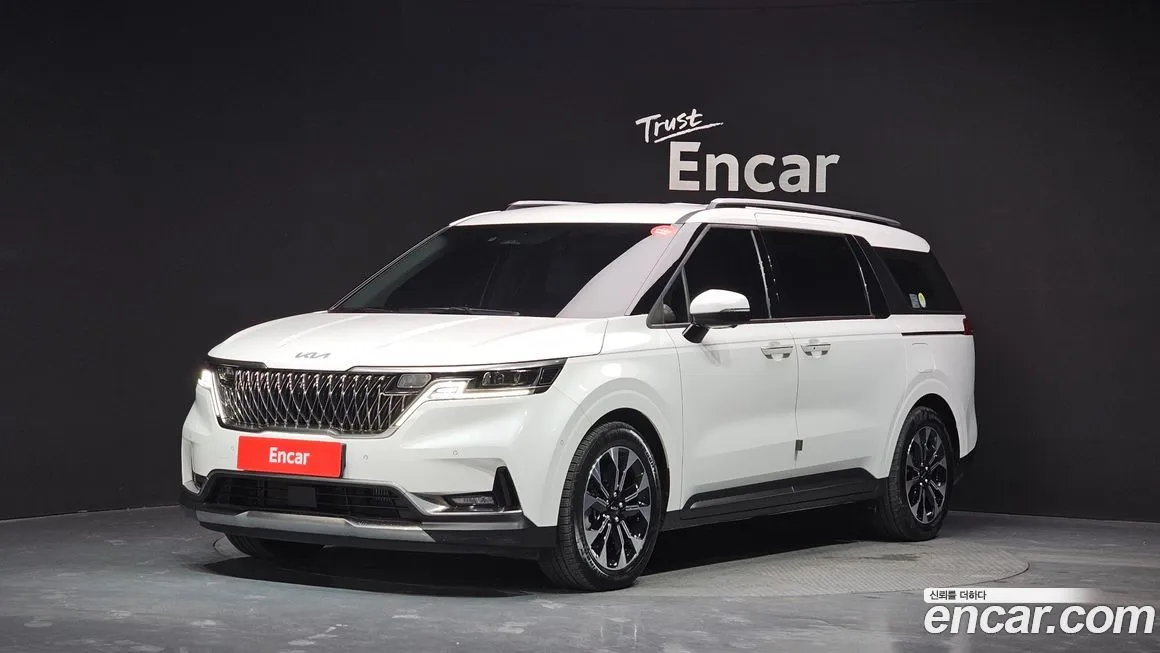 Kia Carnival — фото 1