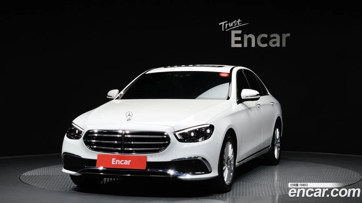 Mercedes-Benz E-Class — фото 1