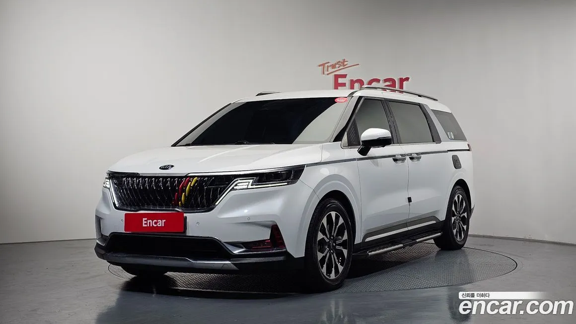 Kia Carnival — фото 1