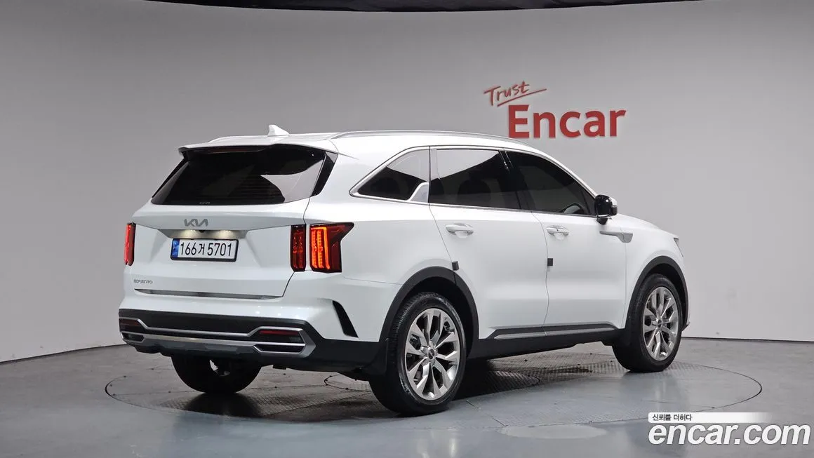 Kia Sorento — фото 8