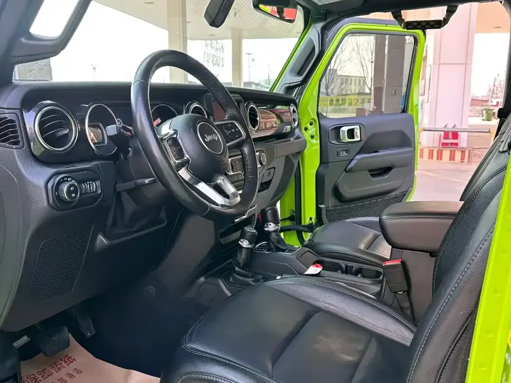 Jeep Wrangler — фото 2
