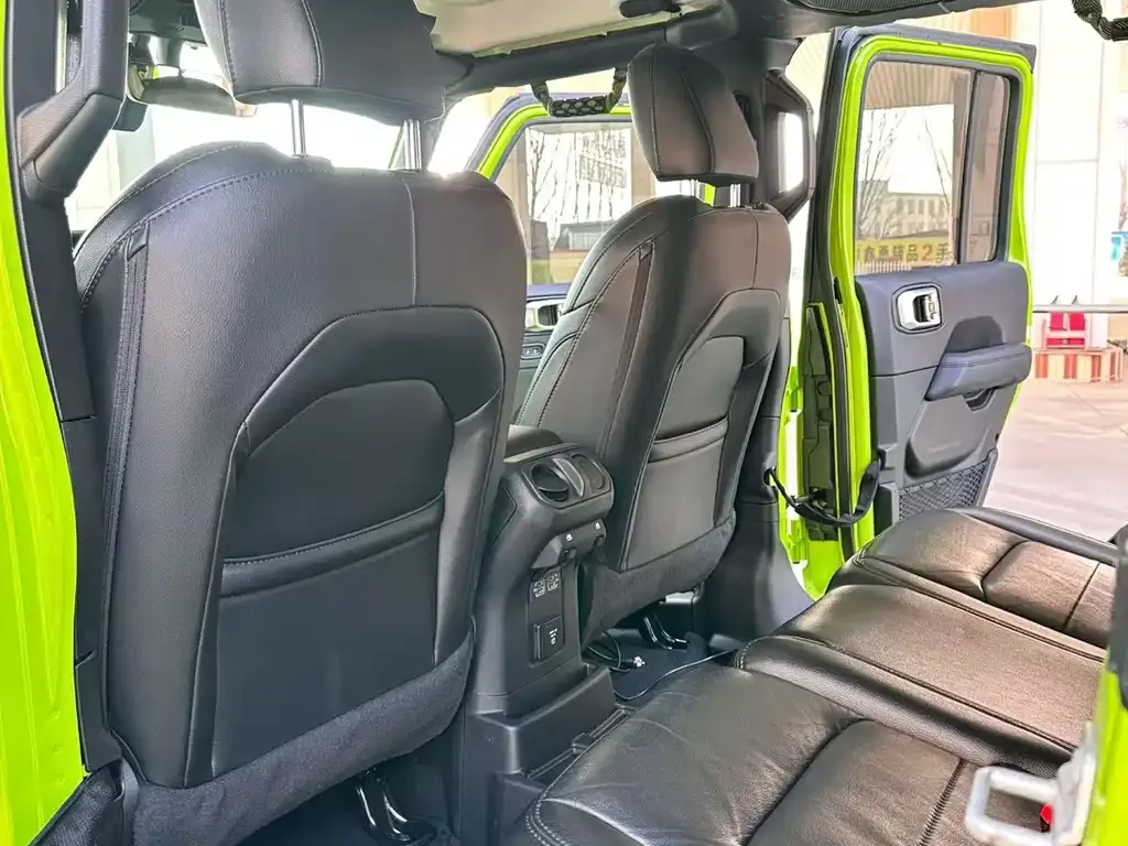 Jeep Wrangler — фото 4
