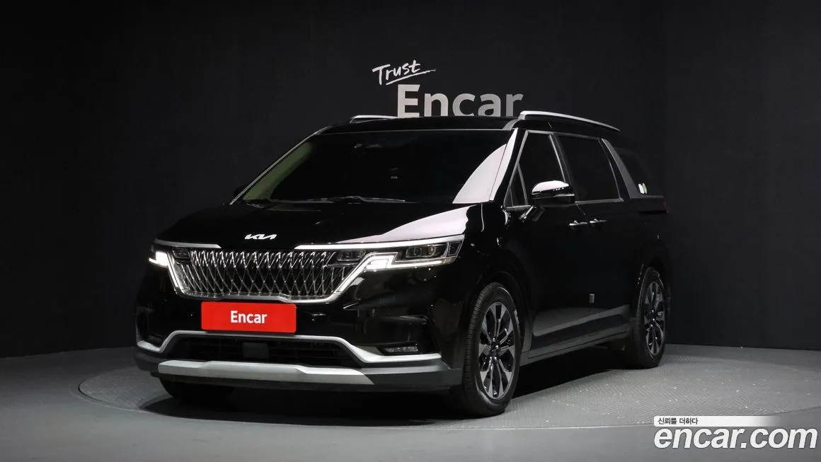 Kia Carnival — фото 1