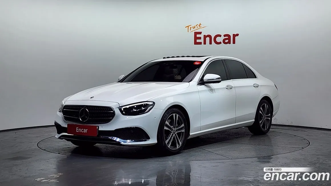 Mercedes-Benz E-Class — фото 1