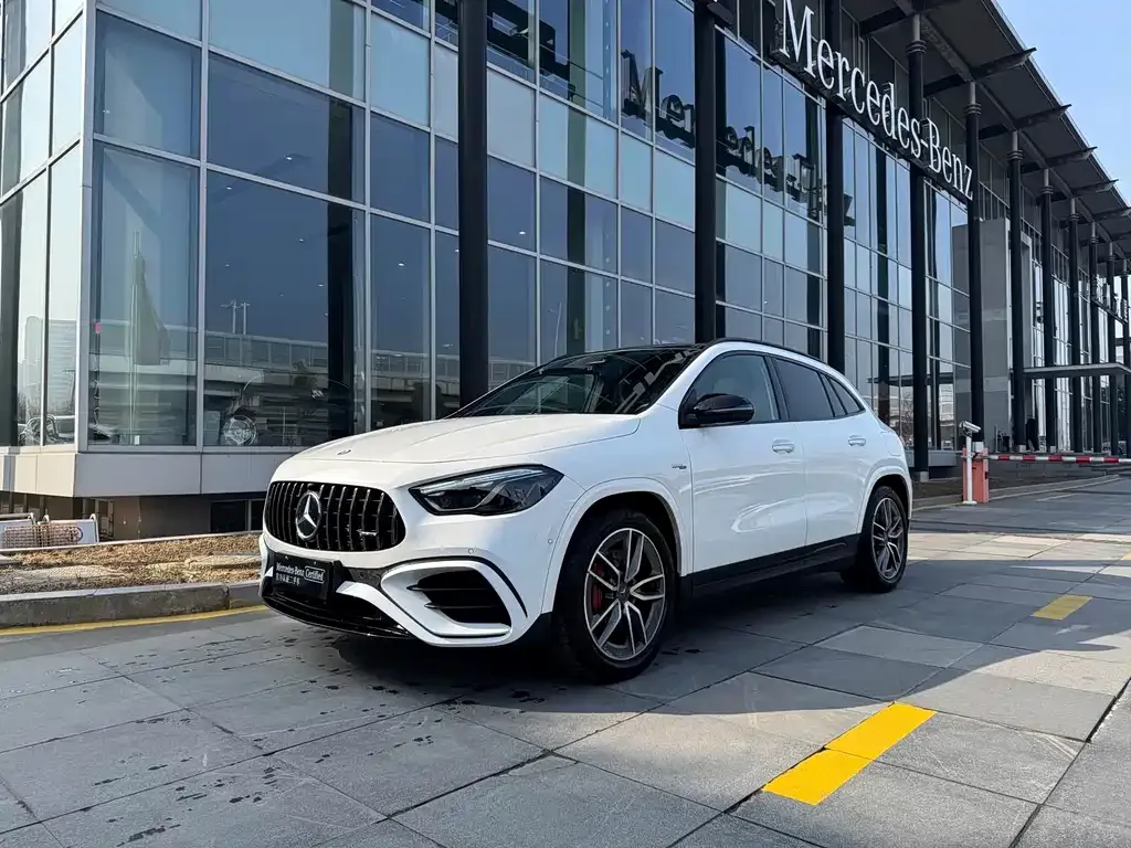 Mercedes-Benz GLA AMG — фото 1