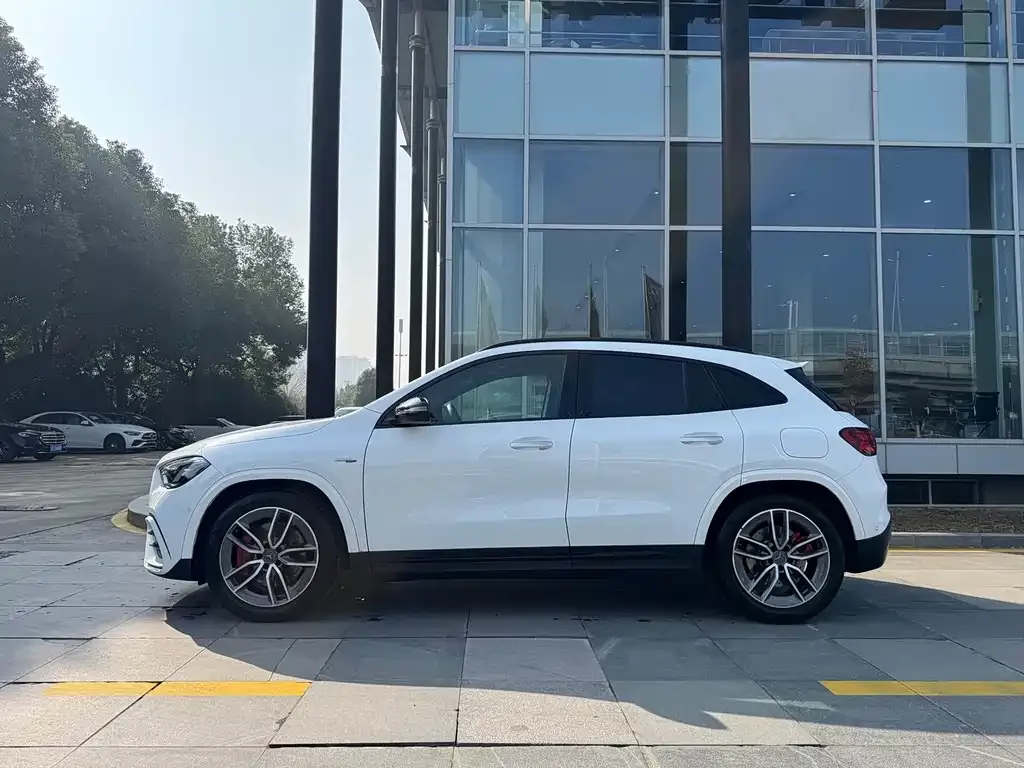 Mercedes-Benz GLA AMG — фото 6