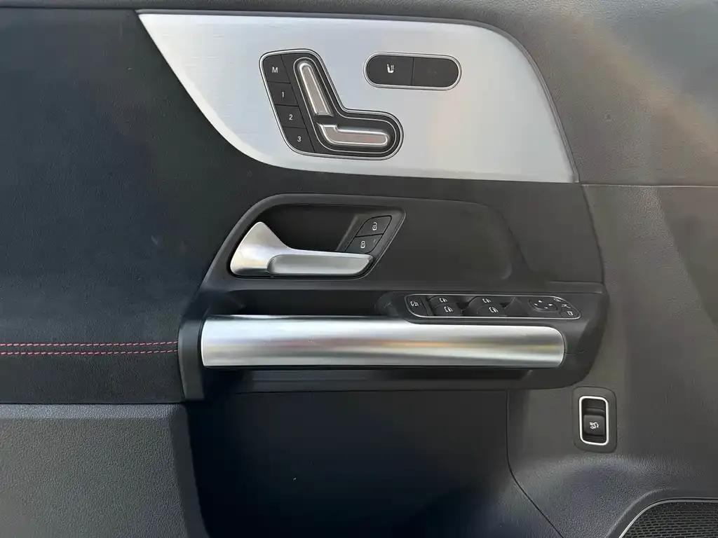 Mercedes-Benz GLA AMG — фото 7
