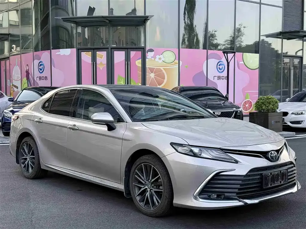 Toyota Camry — фото 6