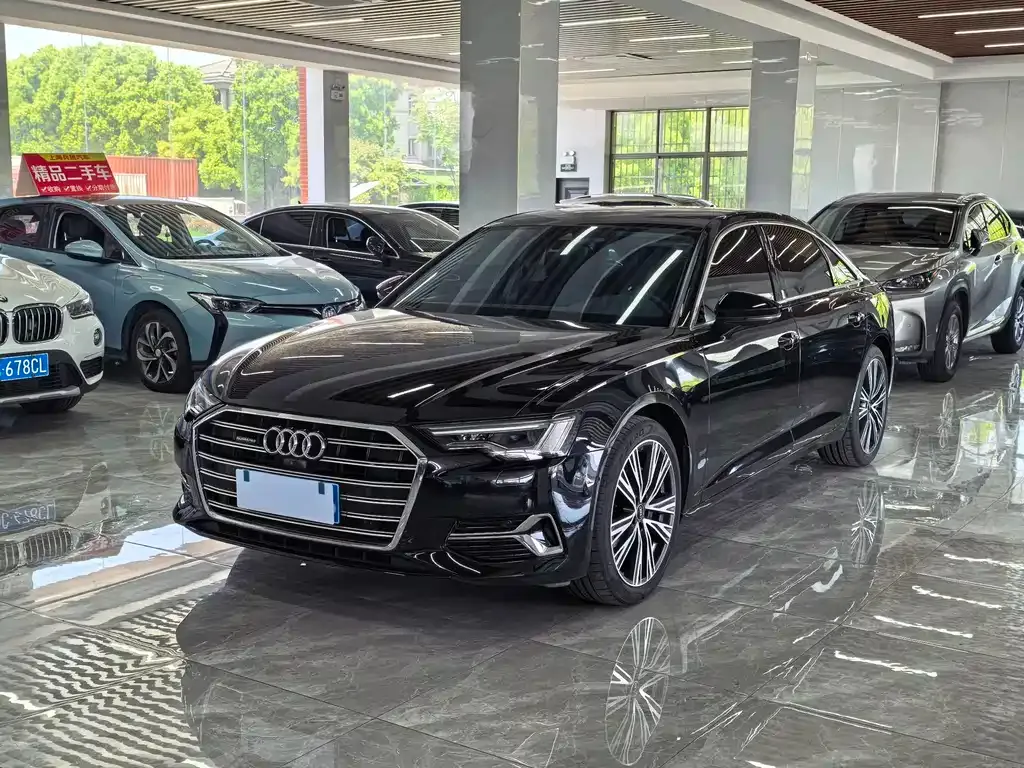 Audi A6L — фото 1