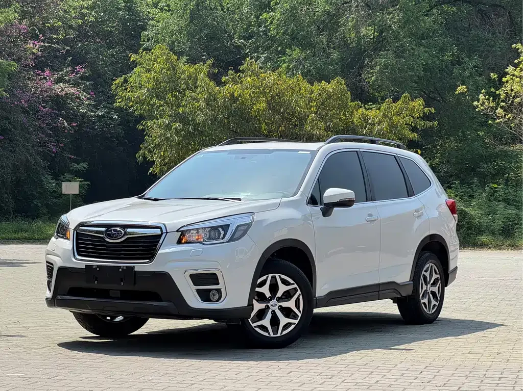 Subaru Forester — фото 1