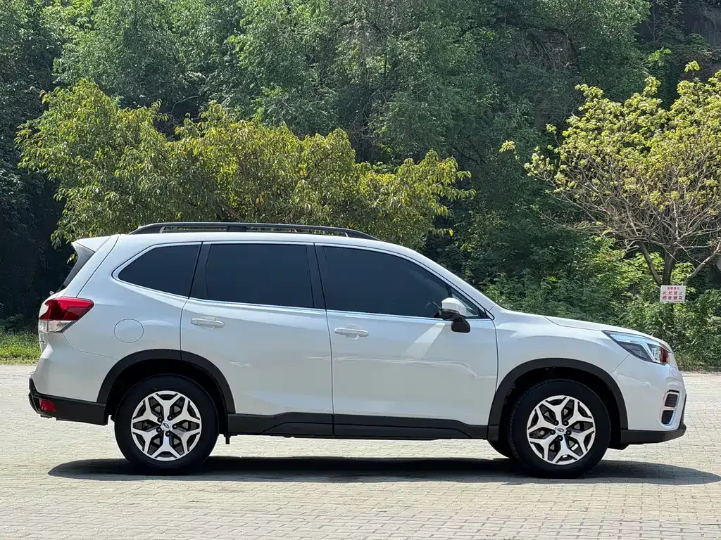 Subaru Forester — фото 4