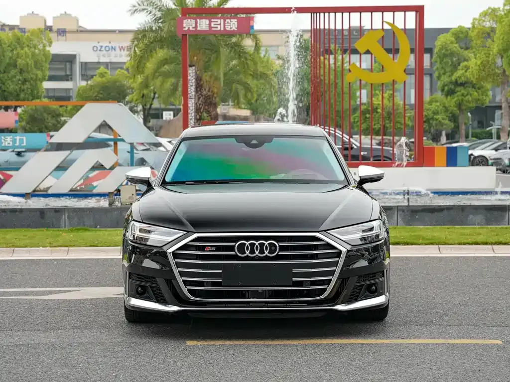 Audi S8 — фото 4