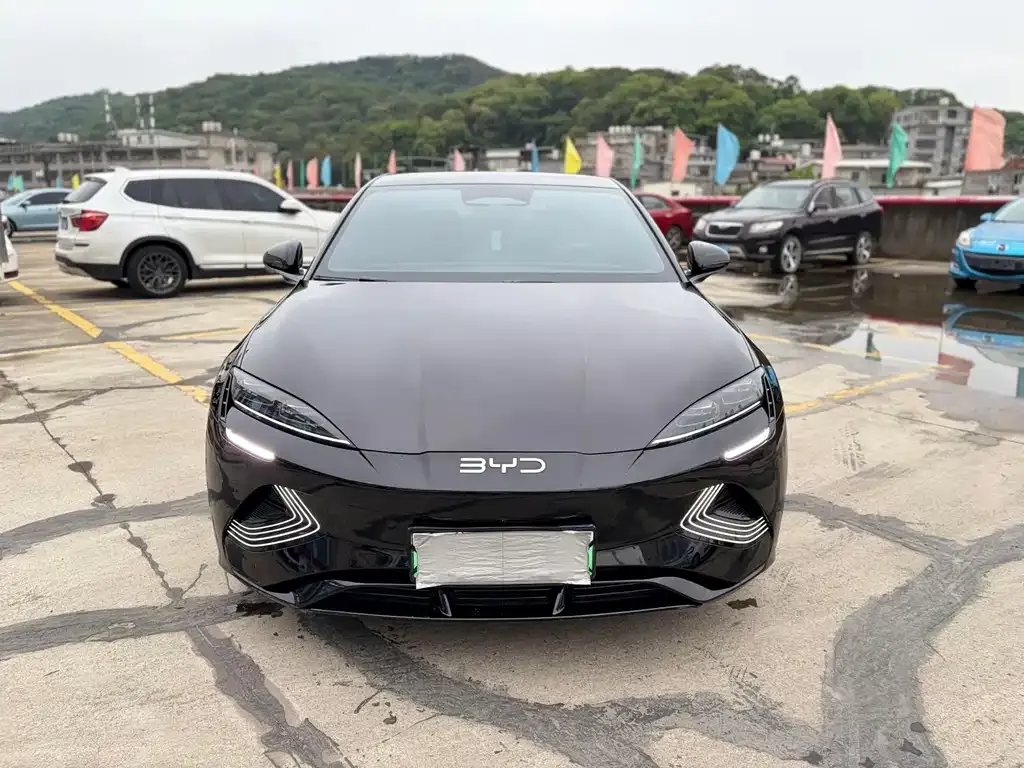 BYD Seal — фото 3