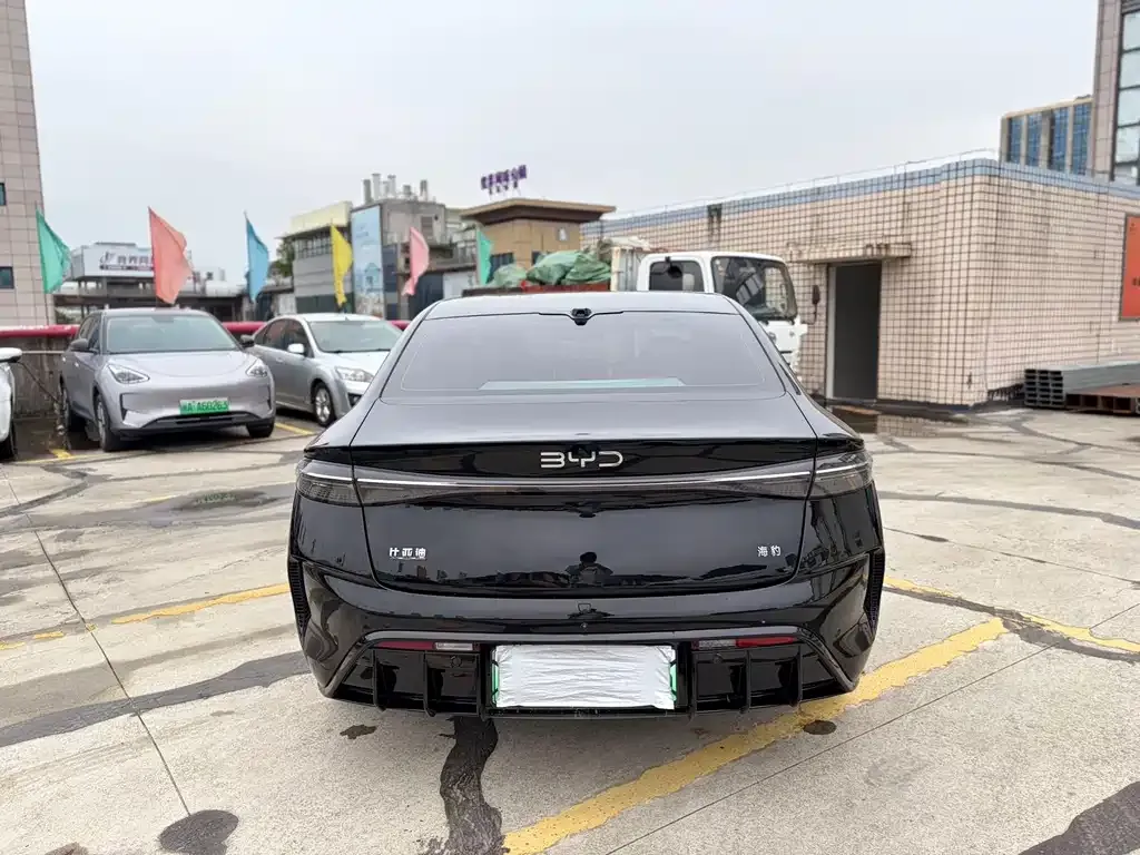 BYD Seal — фото 7
