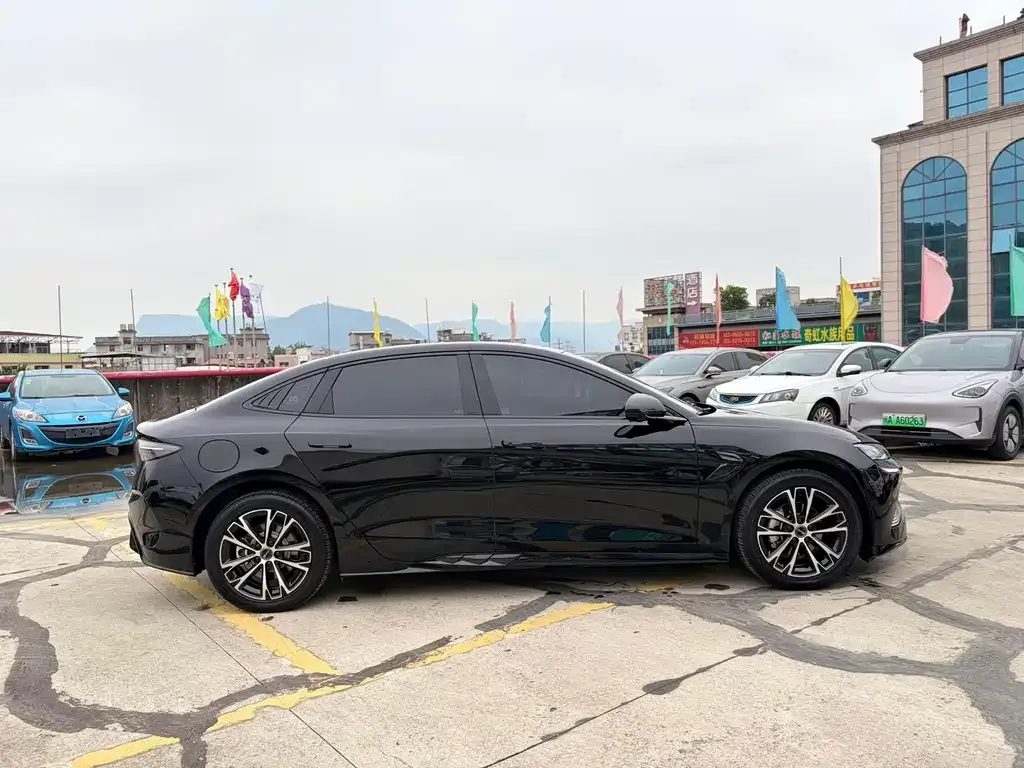 BYD Seal — фото 4