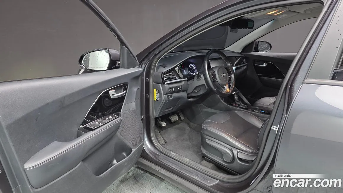 Kia Niro — фото 10