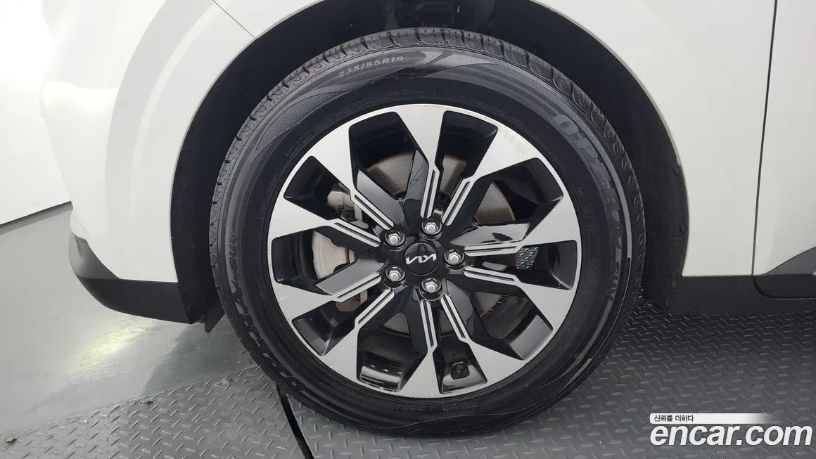 Kia Carnival — фото 10