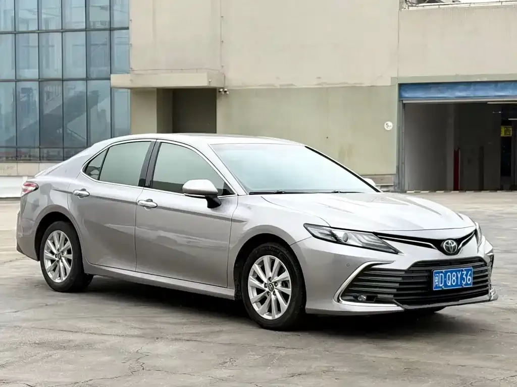 Toyota Camry — фото 6