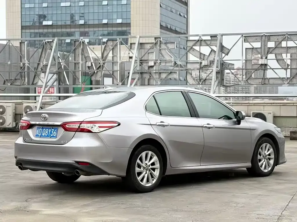Toyota Camry — фото 4