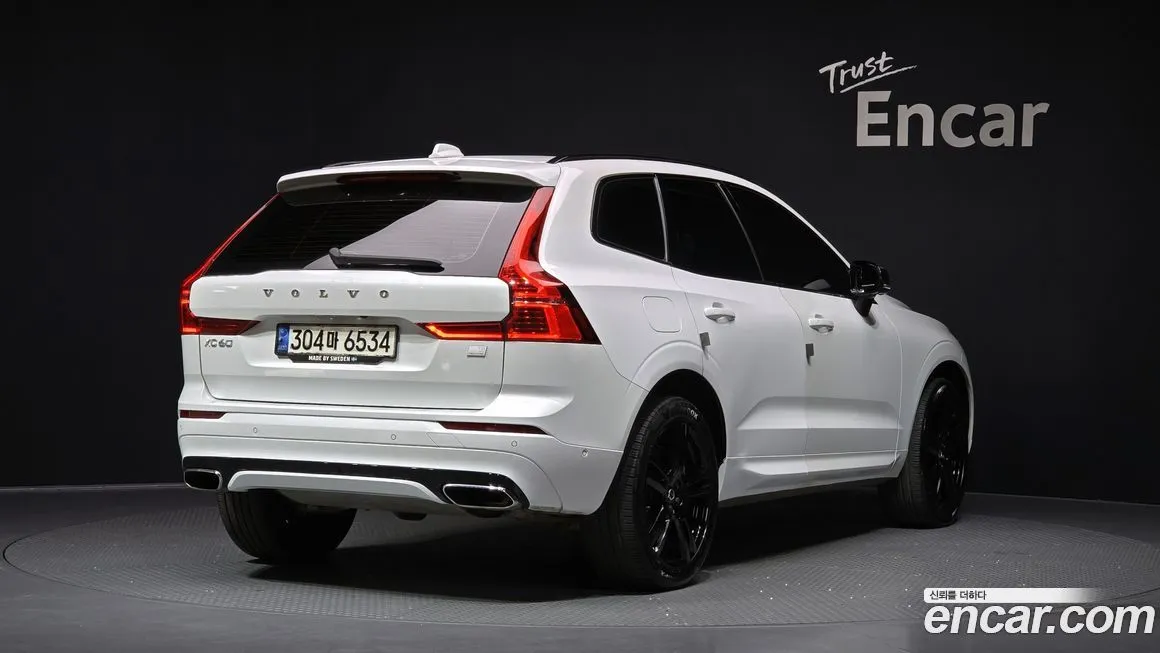 Volvo XC60 — фото 7