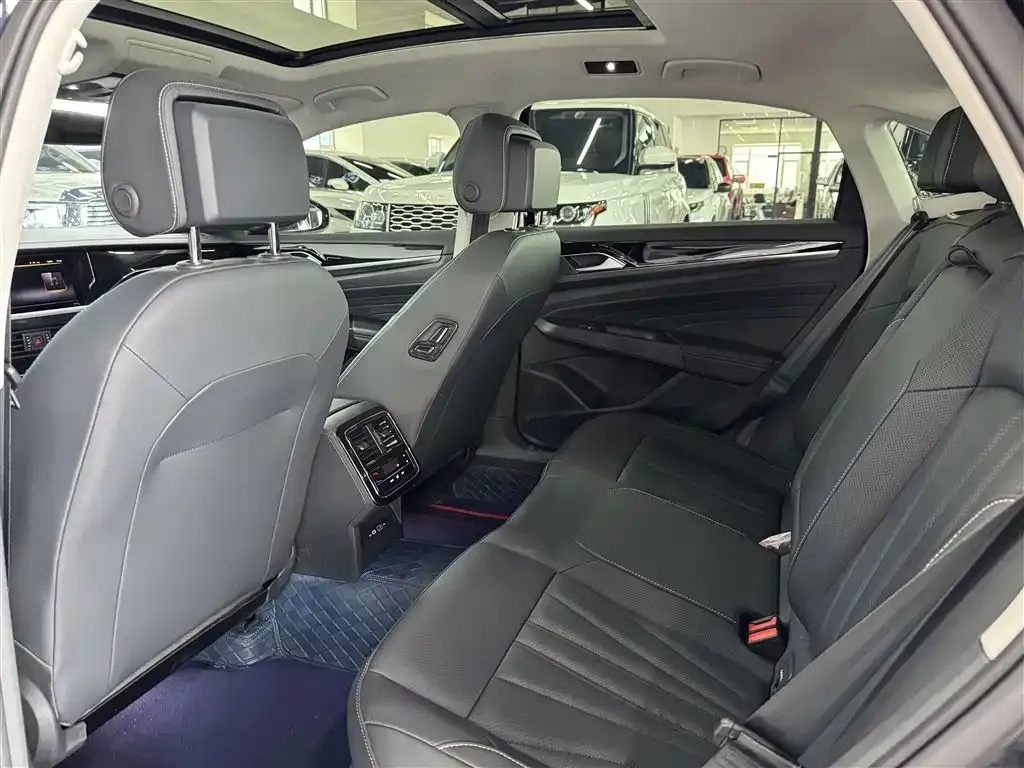 Volkswagen Passat — фото 4