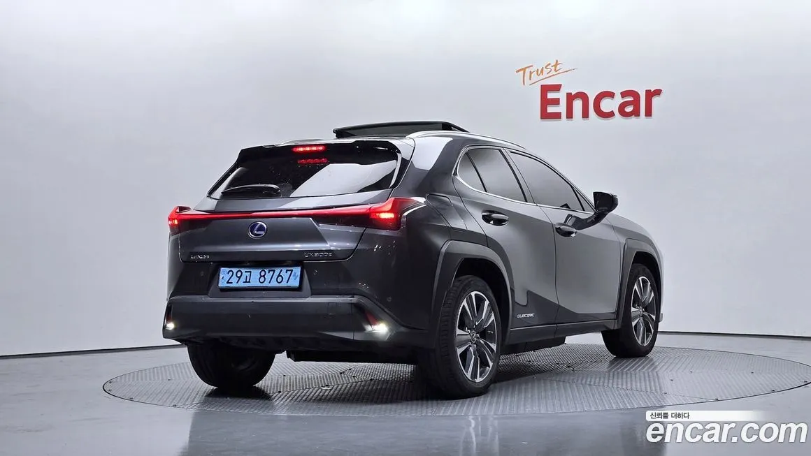 Lexus UX — фото 5