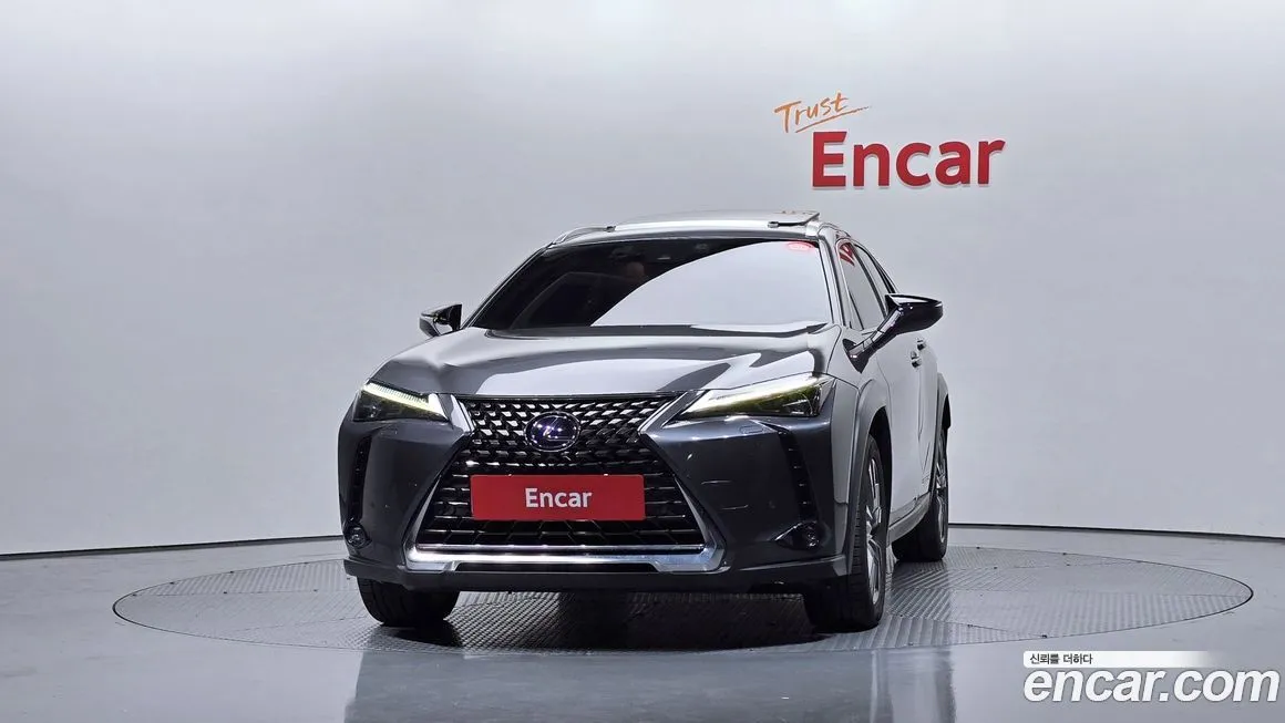 Lexus UX — фото 2