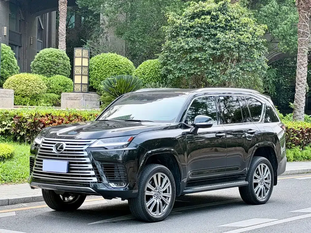 Lexus LX — фото 1