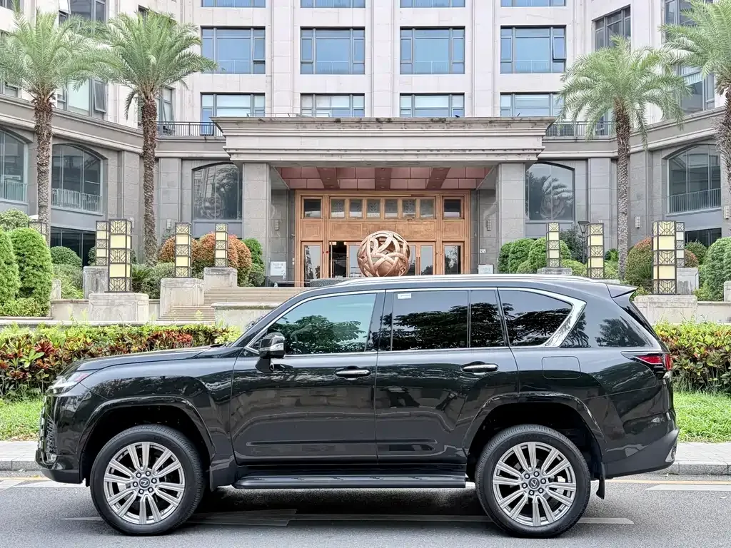 Lexus LX — фото 5