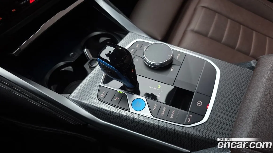 BMW i4 — фото 6