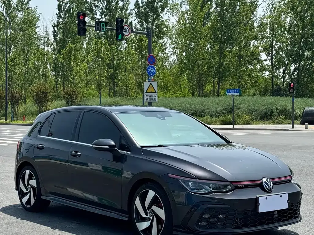 Volkswagen Golf GTI — фото 5