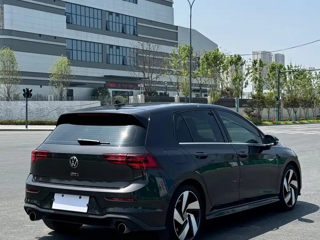 Volkswagen Golf GTI — фото 4