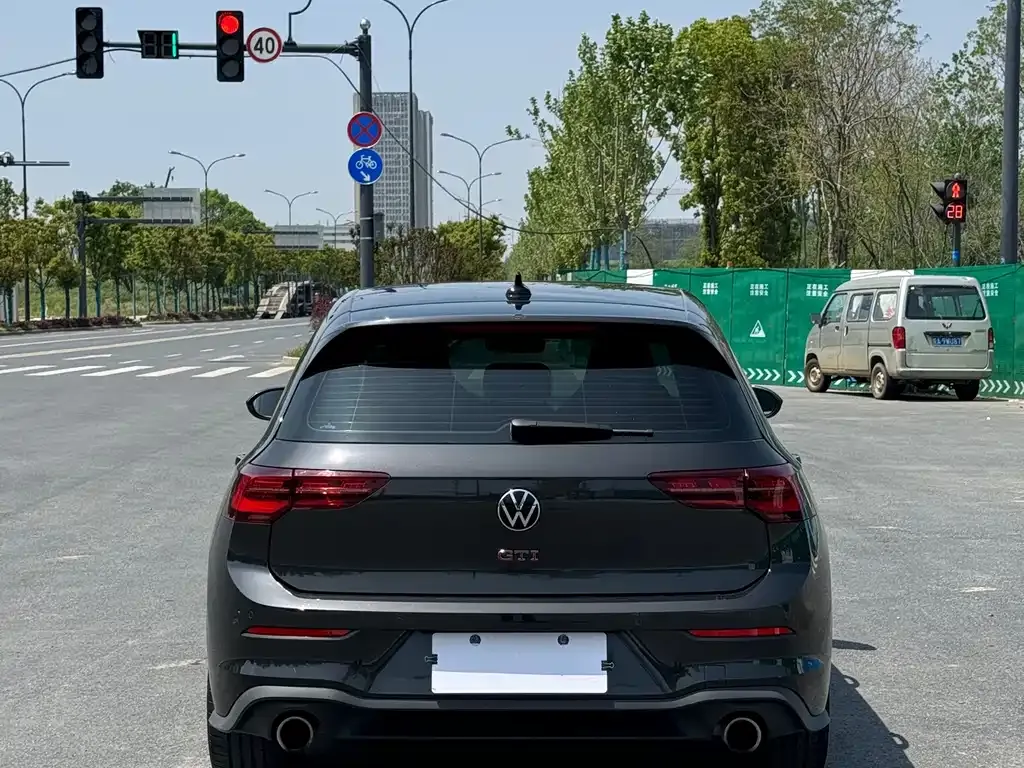 Volkswagen Golf GTI — фото 2