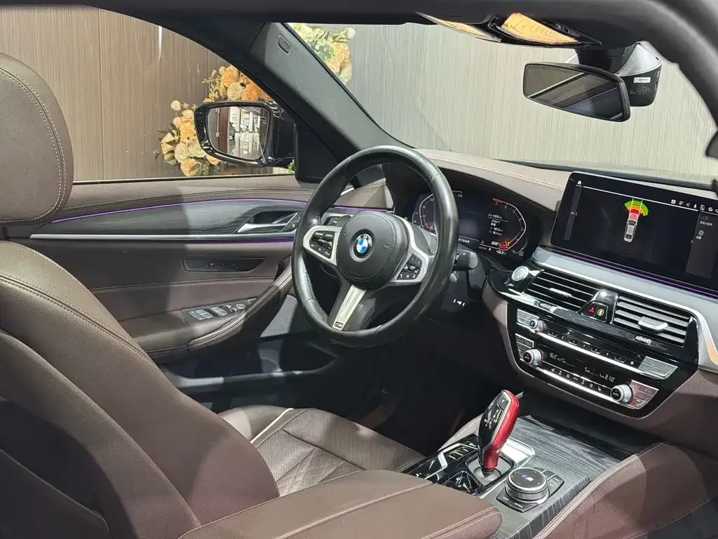 BMW 5 Series — фото 10