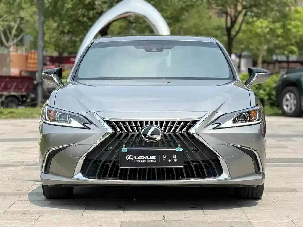 Lexus ES — фото 4