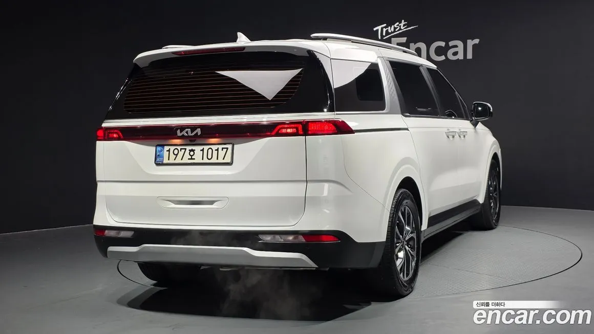 Kia Carnival — фото 4