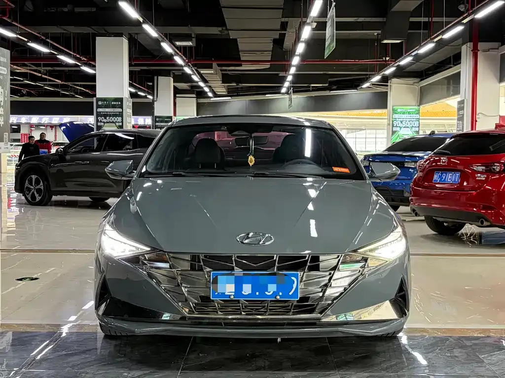Hyundai Elantra — фото 9