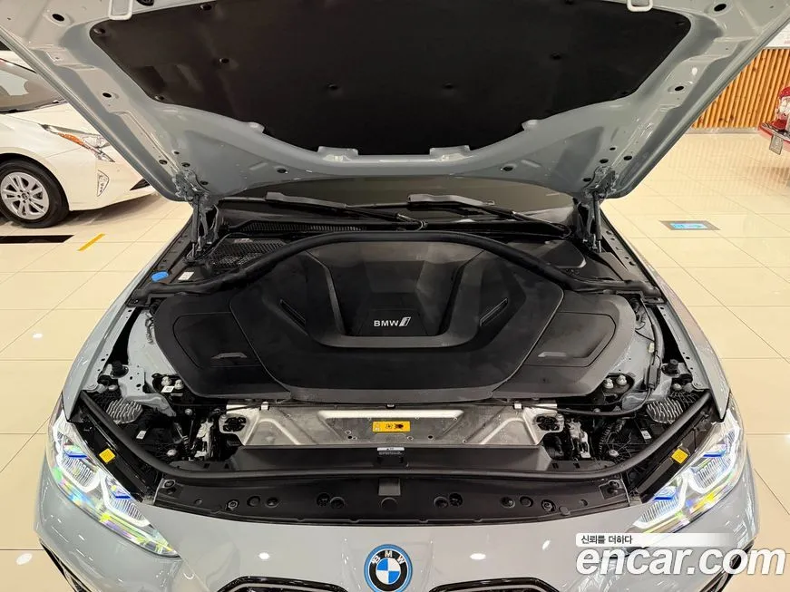 BMW i4 — фото 4
