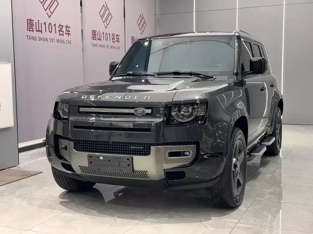 Land Rover Defender — фото 1