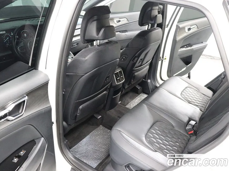 Kia Sportage — фото 8