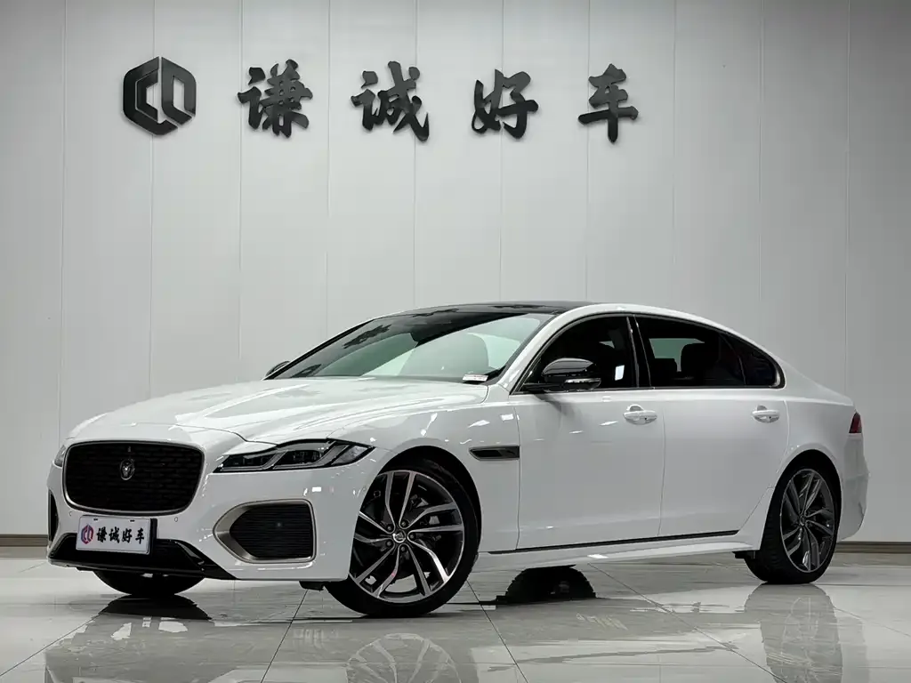 Jaguar XFL — фото 1